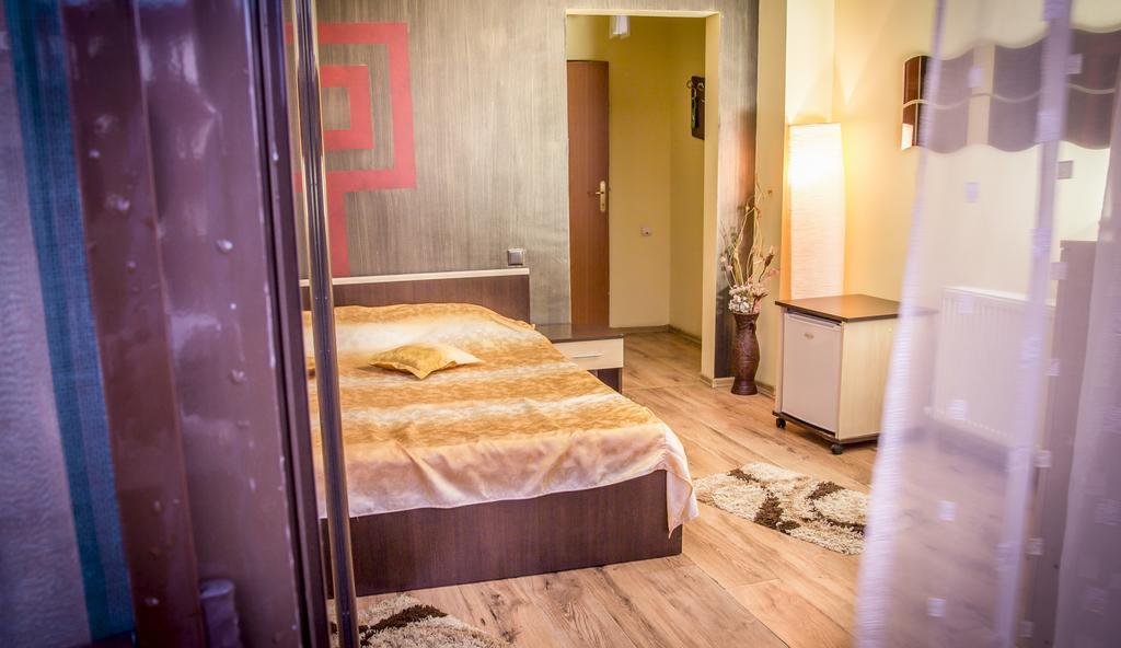 Hotel Eos Bukarest Szoba fotó